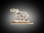 Elephant Mother Love statue - Image 6