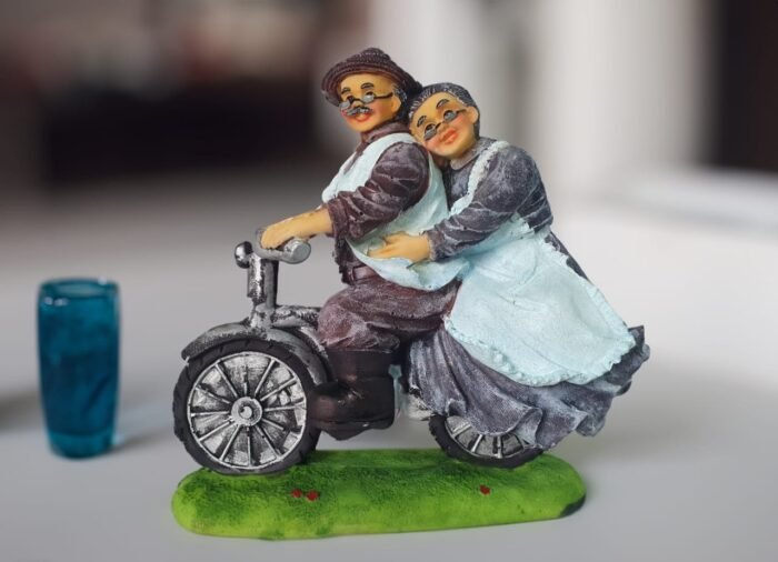 TCG 21cm Dada dadi Statue riding bike - Image 2