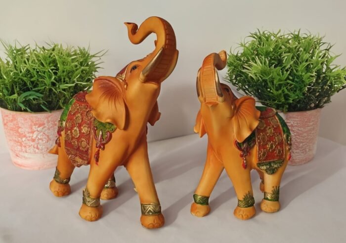 Couple Elephant Statue - Image 2
