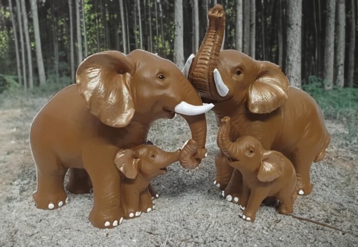 TCG 18cm Elephant Family Statue - Image 3