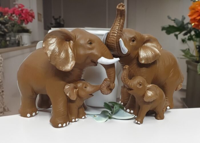 TCG 18cm Elephant Family Statue - Image 5